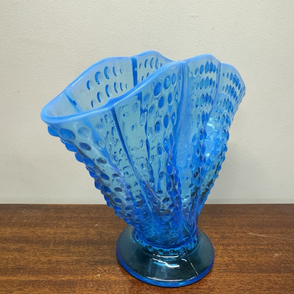 Fenton Blue Opalescent Hobnail Ruffled Fan Vase with Scalloped Edge 10x8 - Picture 2 of 11